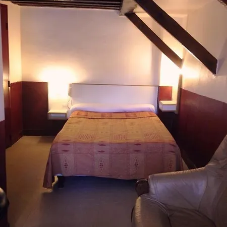 Hotel Du Pont Neuf *