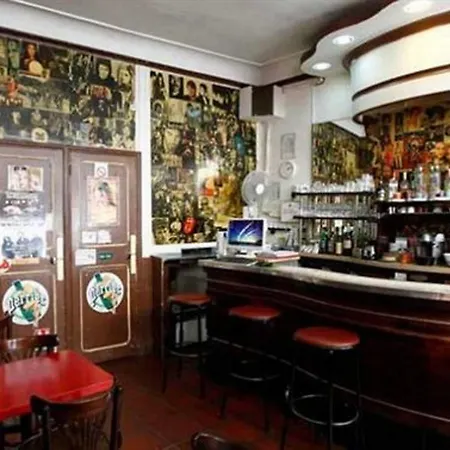 Du Pont Neuf Hotel