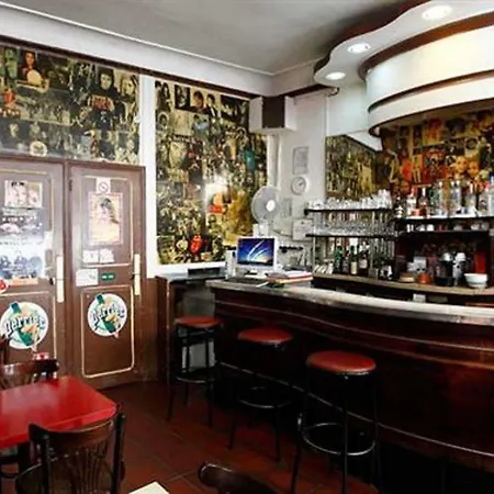 Du Pont Neuf Hotel