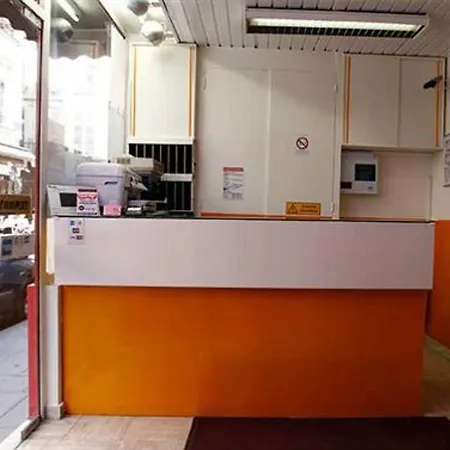 Du Pont Neuf Szálloda *